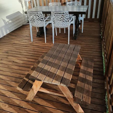 Mobil Home For Chilling Out Camping Park *** Foix Bagian luar foto