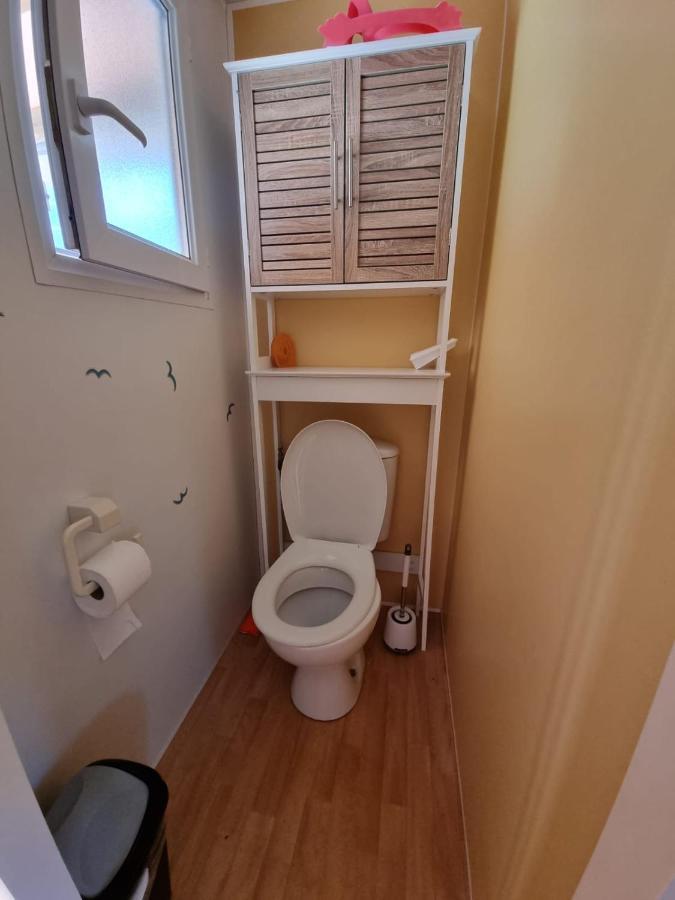 Mobil Home For Chilling Out Camping Park *** Foix Bagian luar foto