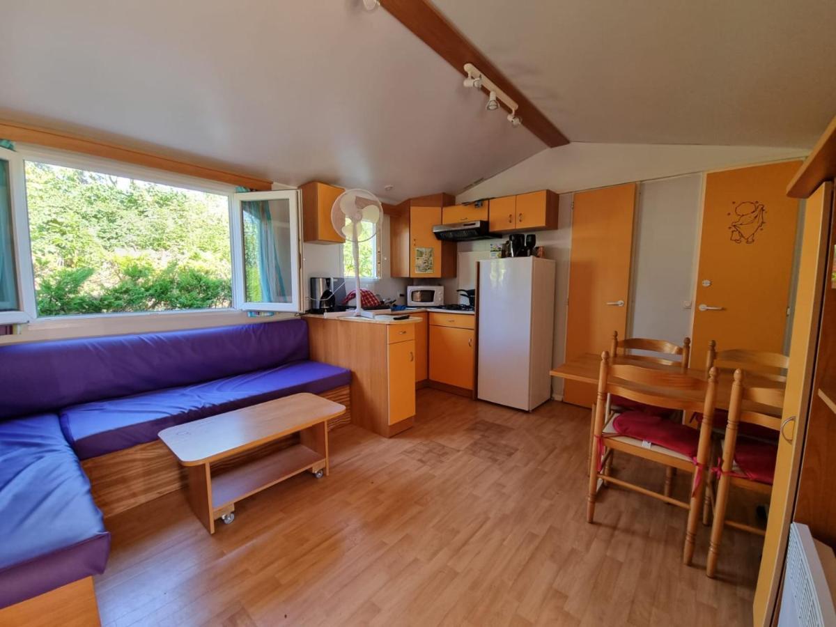 Mobil Home For Chilling Out Camping Park *** Foix Bagian luar foto